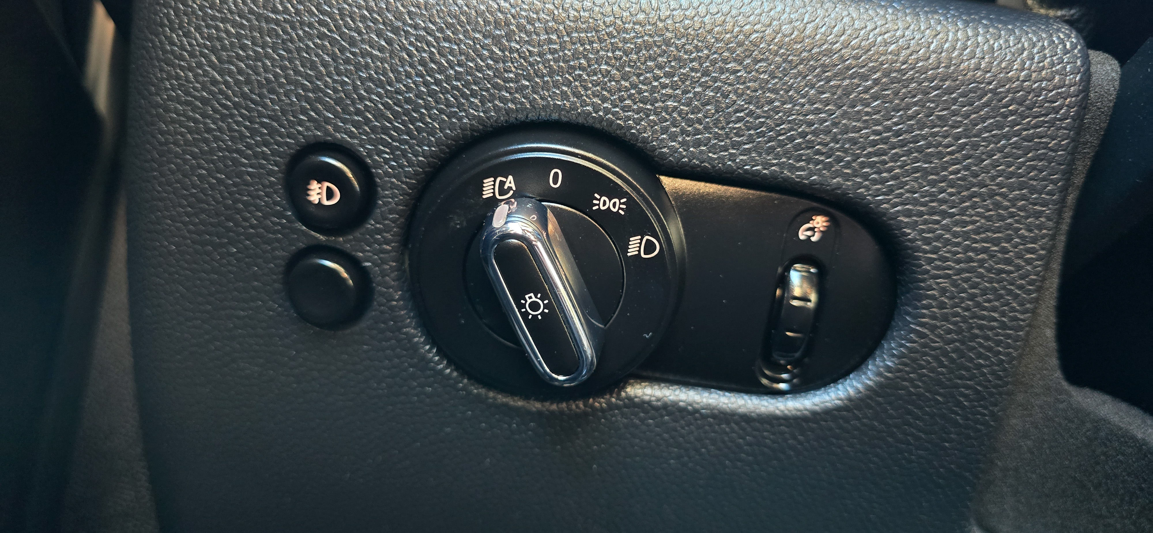 #1055 - 2016 Mini Cooper S-23