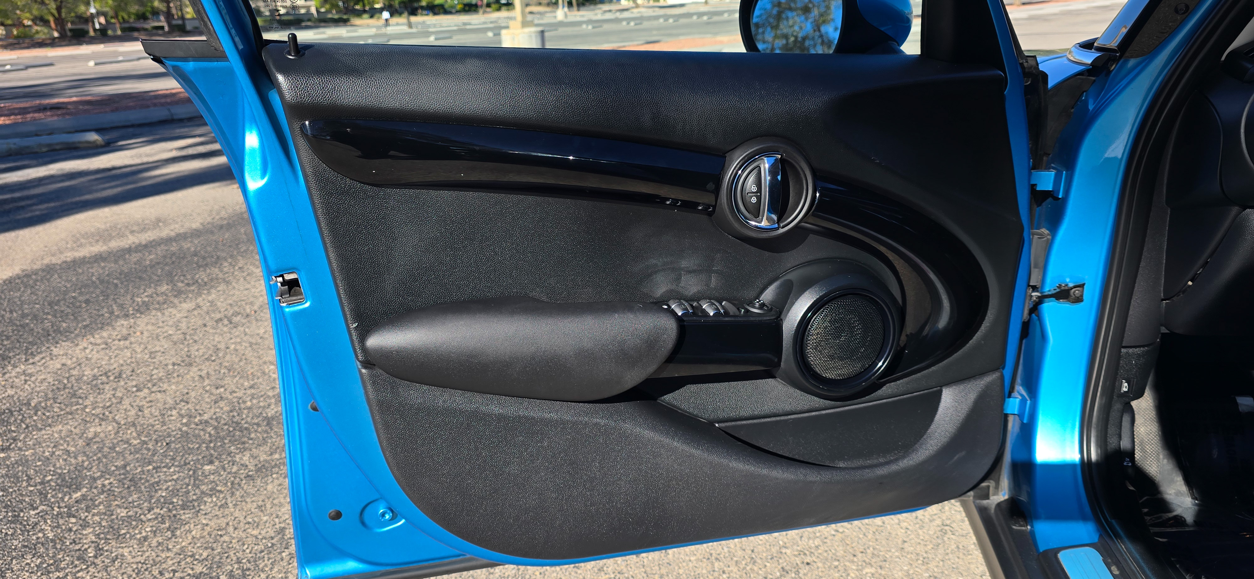 #1055 - 2016 Mini Cooper S-38