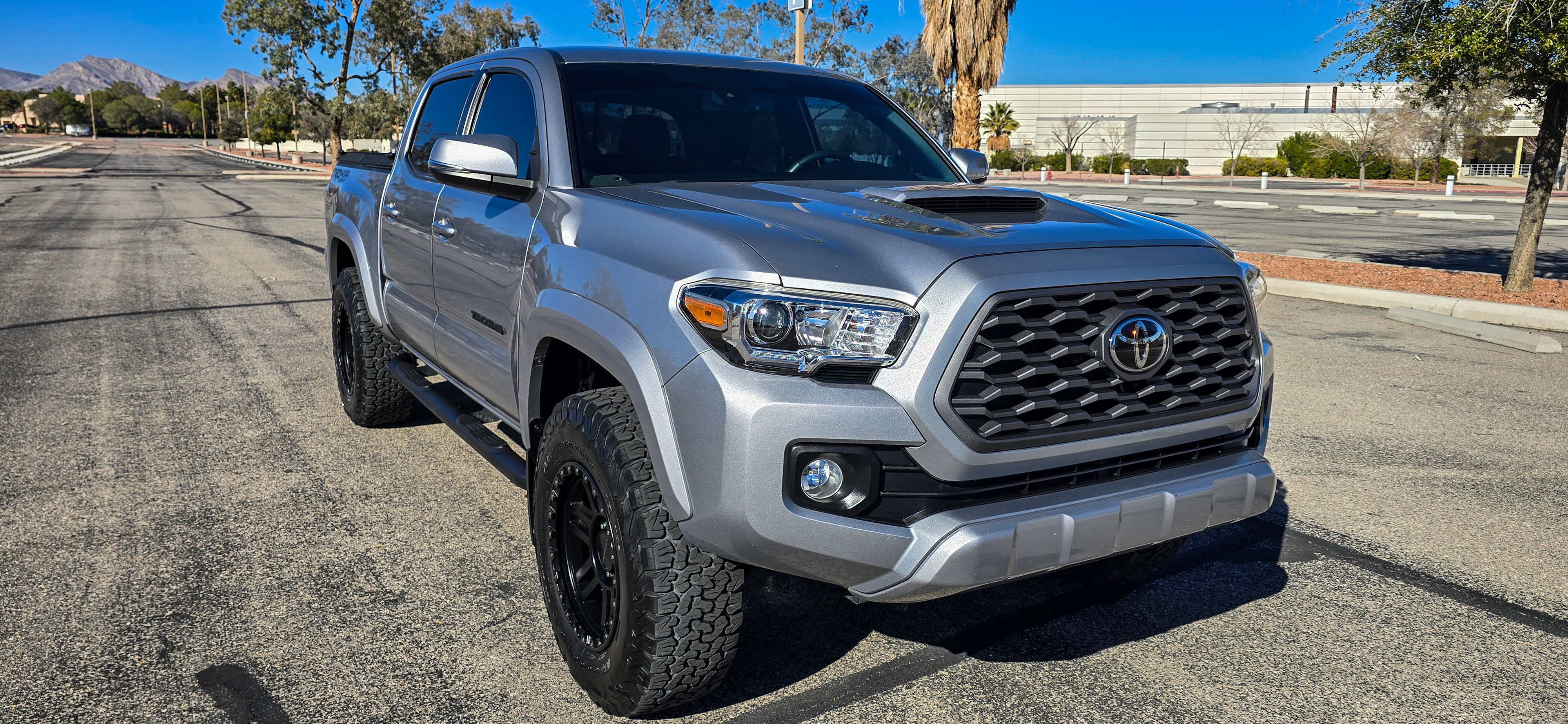 #1075 - 2020 Toyota Tacoma-13