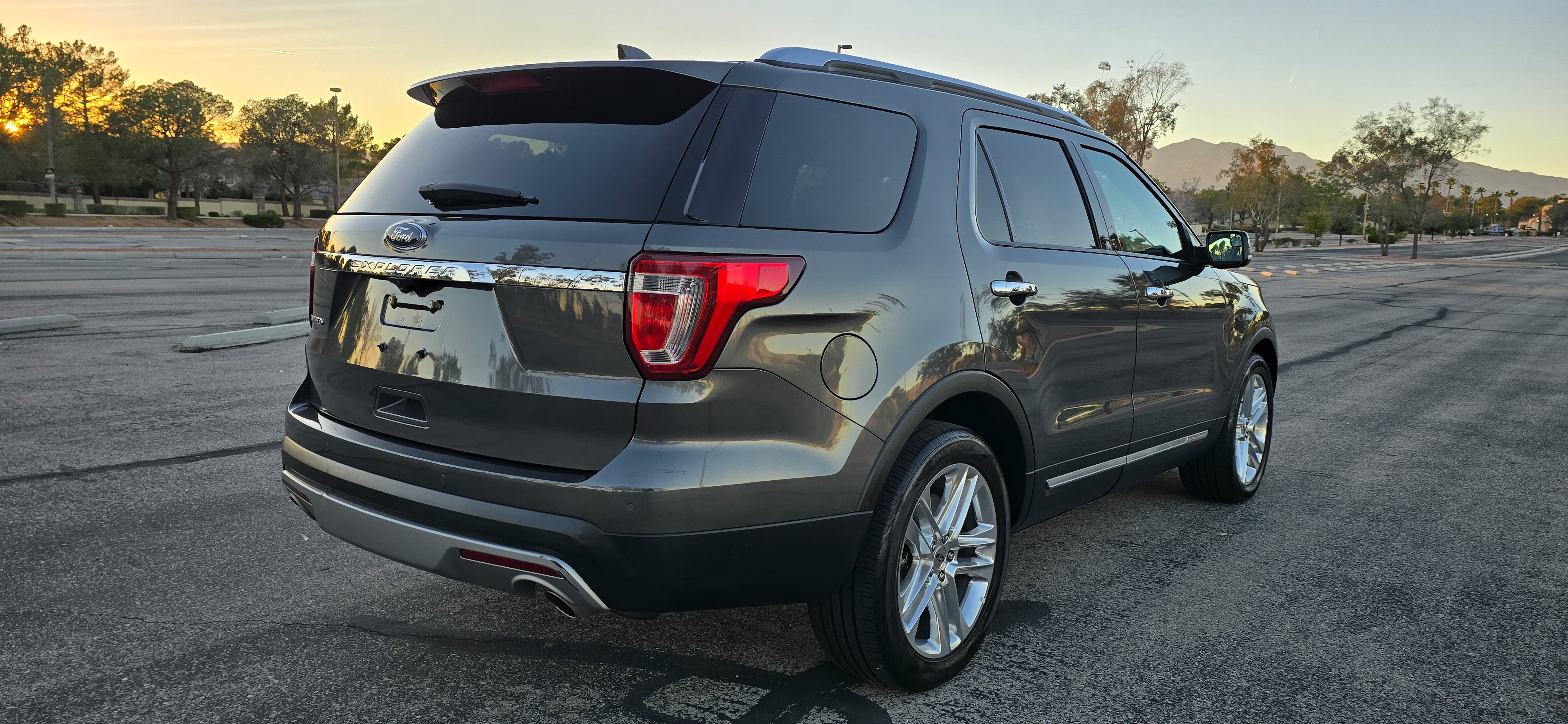 #1078 - 2017 Ford Explorer-11