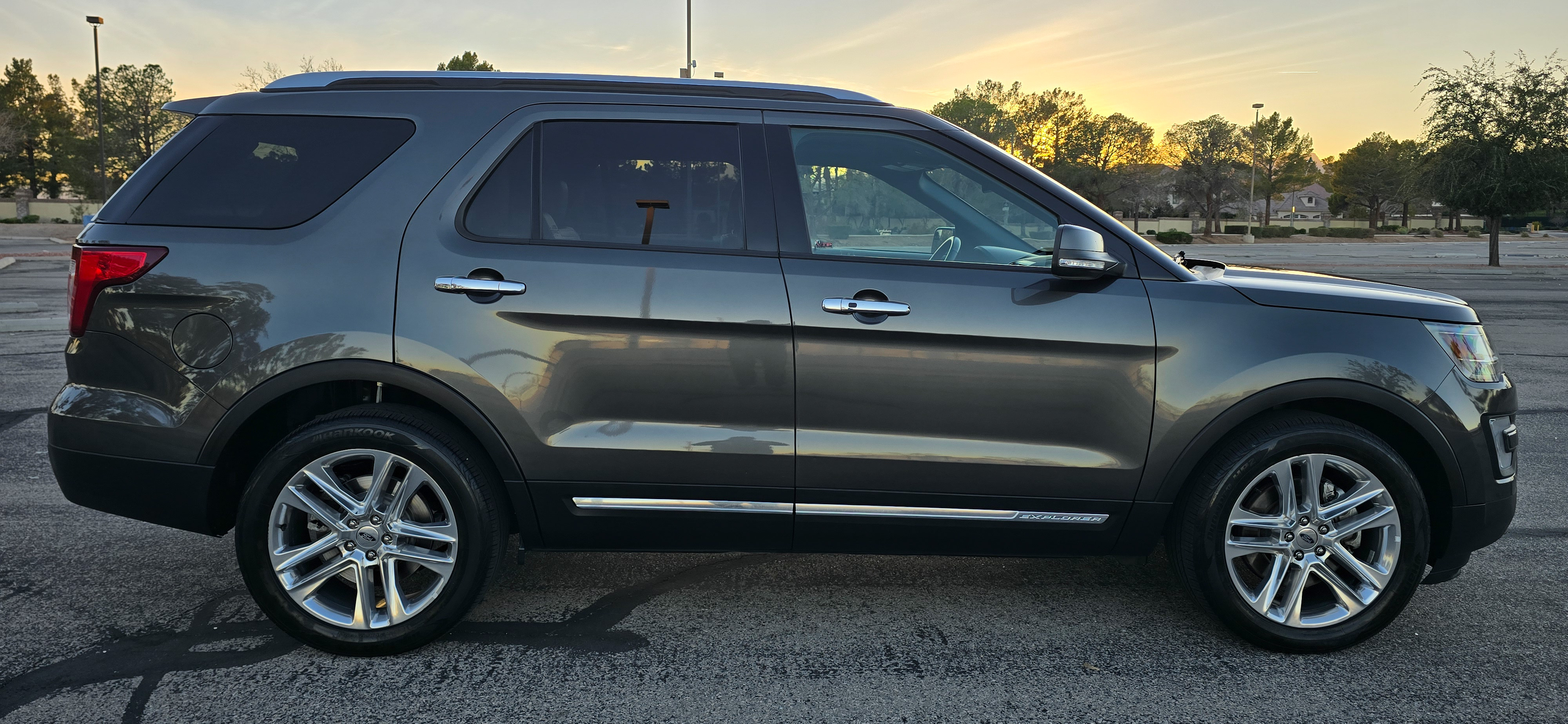 #1078 - 2017 Ford Explorer-12