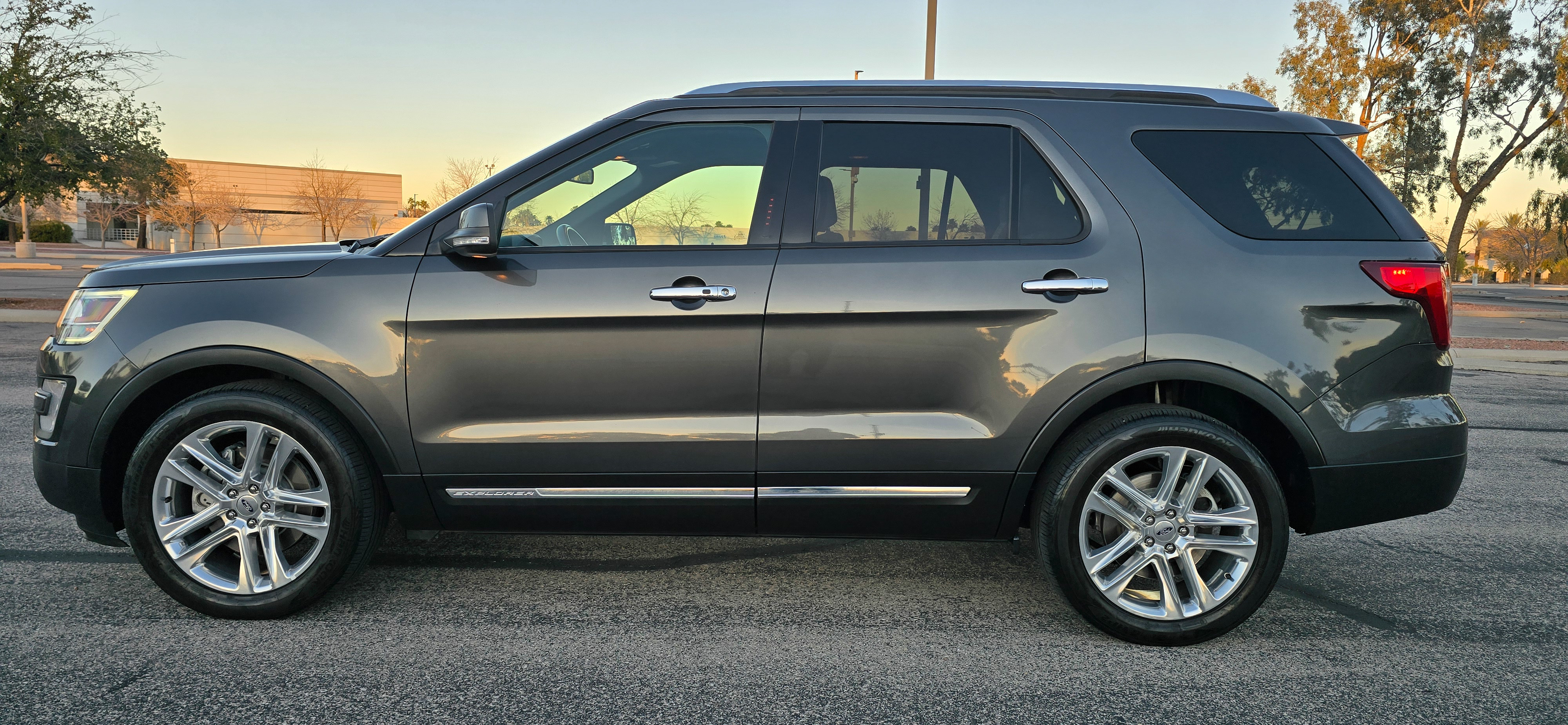 #1078 - 2017 Ford Explorer-8