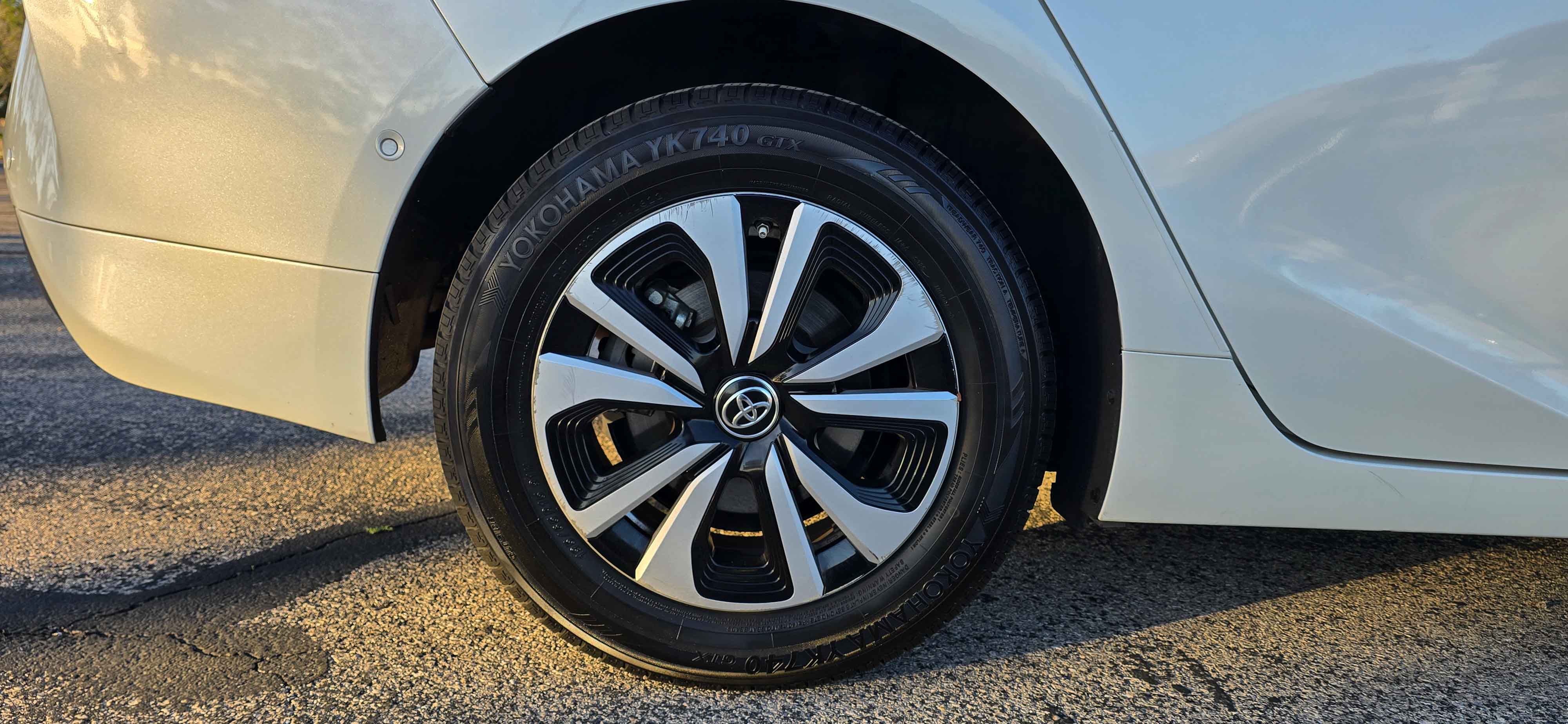 #1092 - 2017 Toyota Prius-16