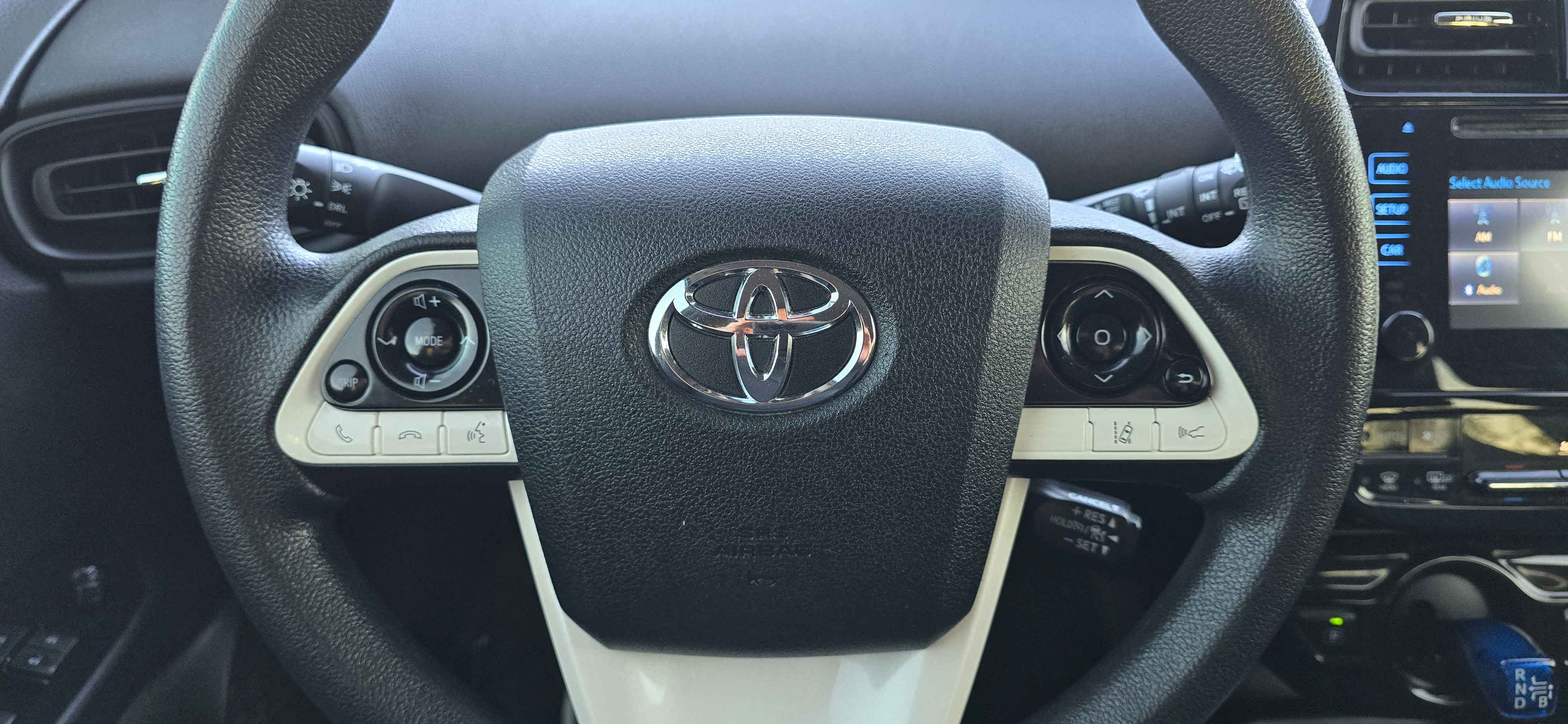 #1092 - 2017 Toyota Prius-23