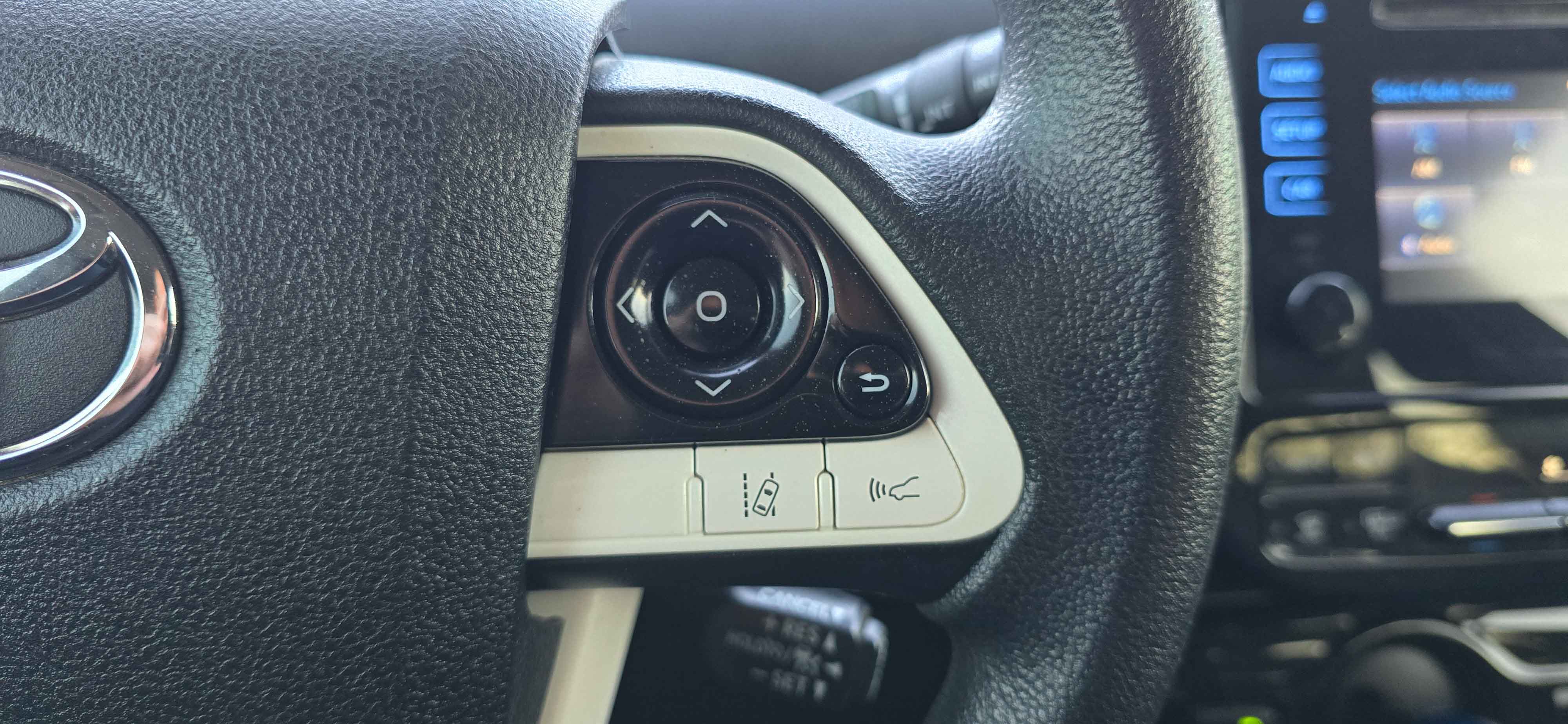 #1092 - 2017 Toyota Prius-24