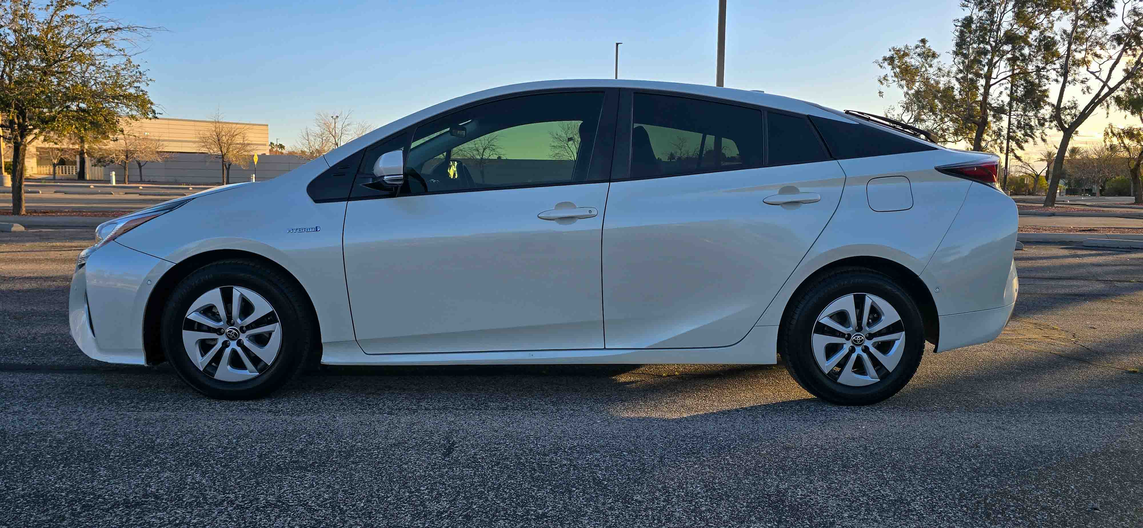 #1092 - 2017 Toyota Prius-3