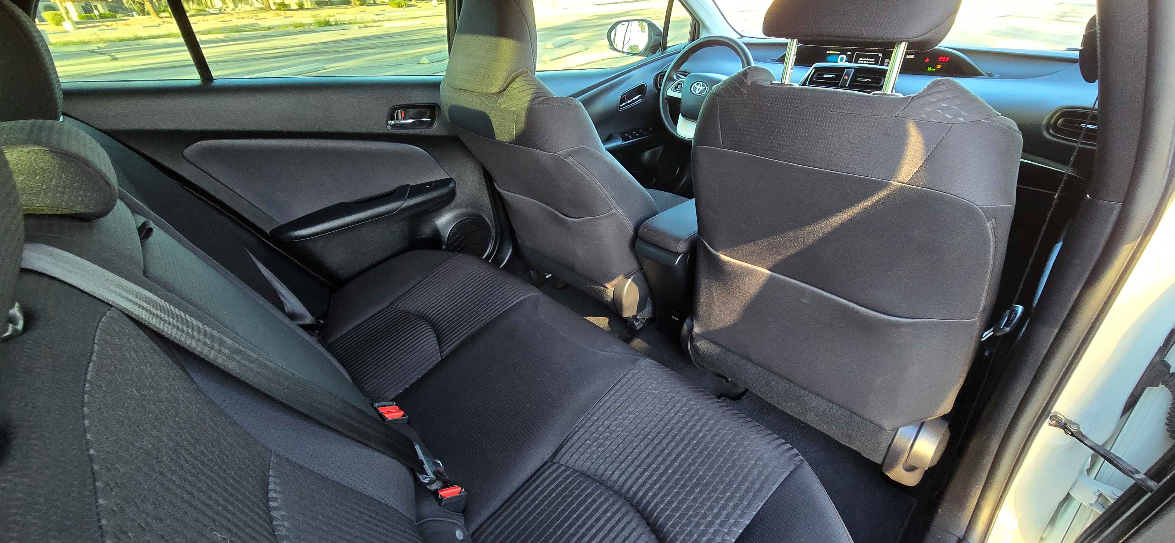 #1092 - 2017 Toyota Prius-38