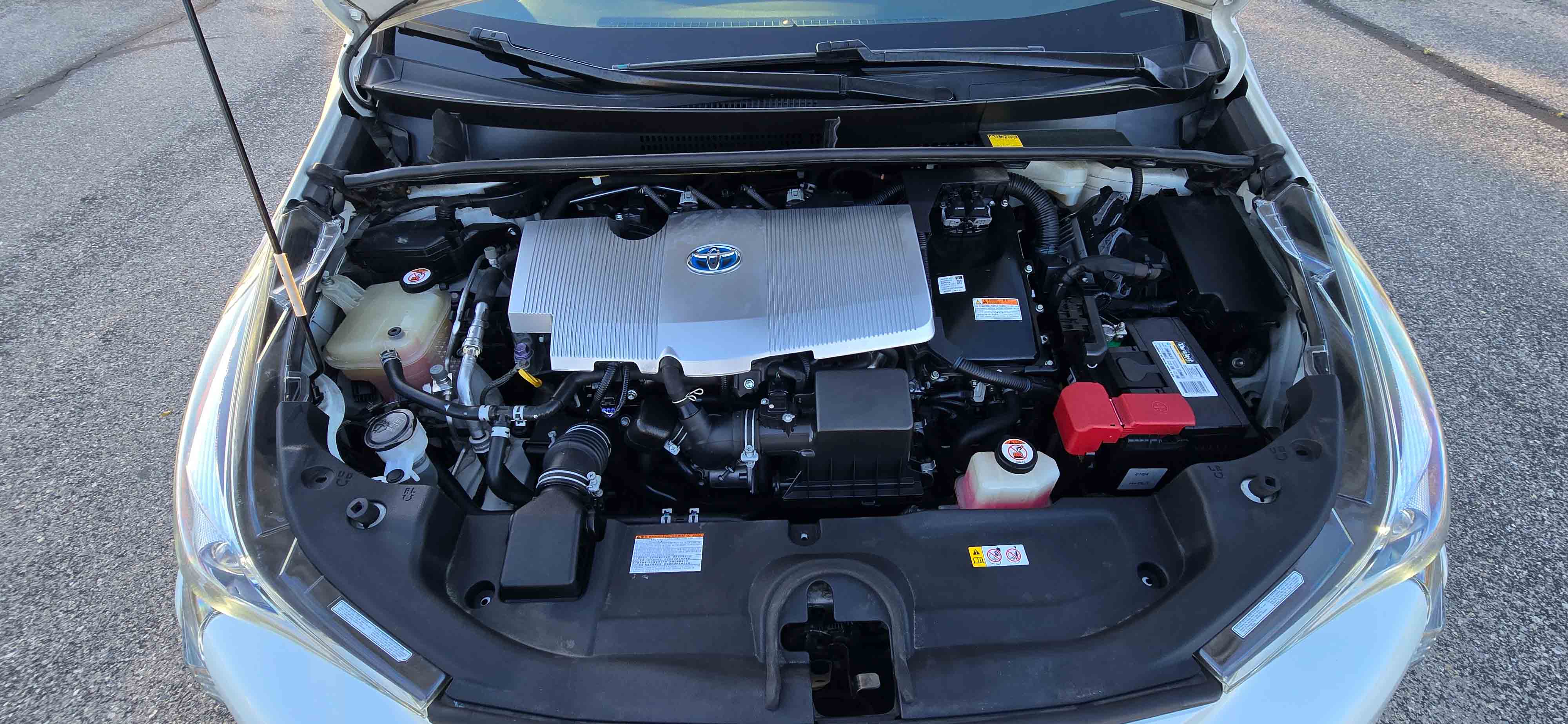 #1092 - 2017 Toyota Prius-40