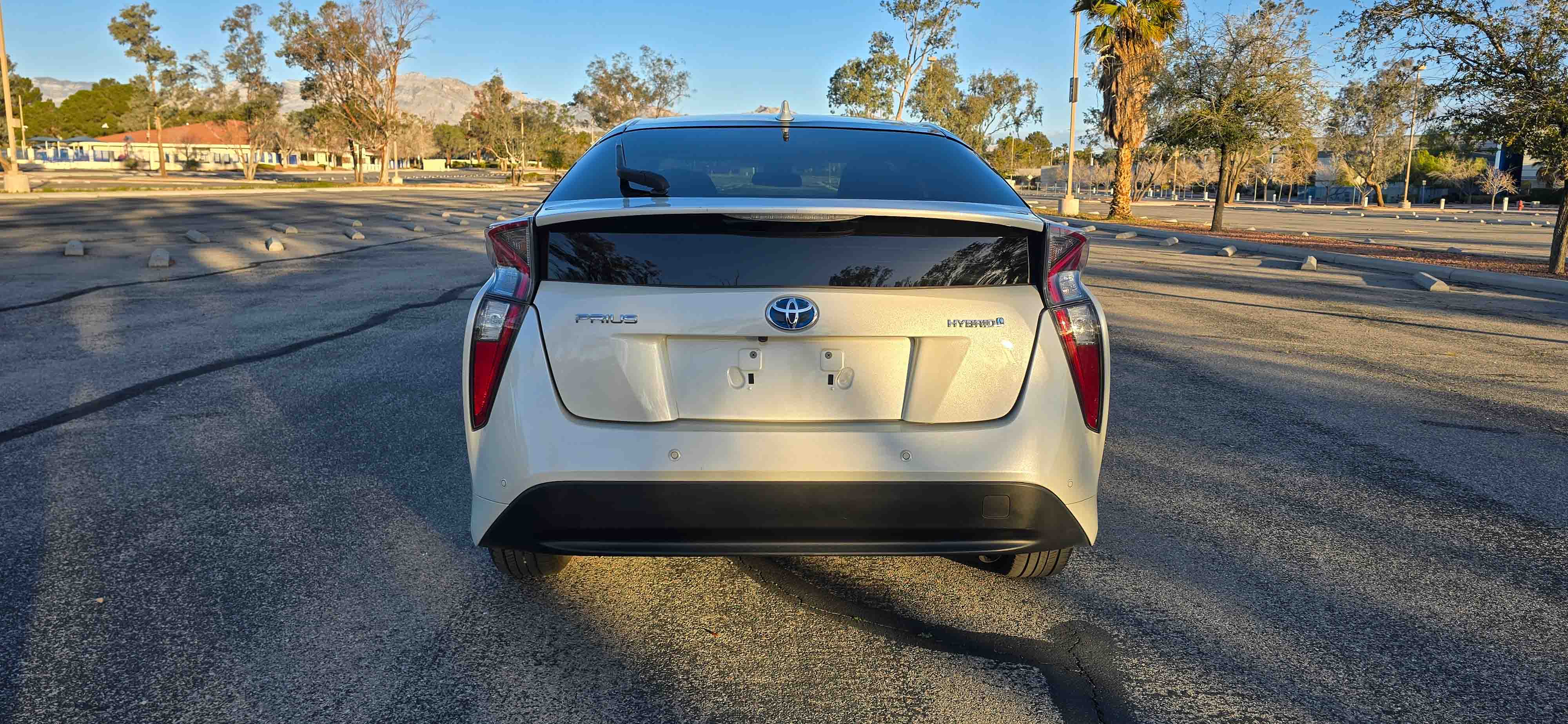 #1092 - 2017 Toyota Prius-5