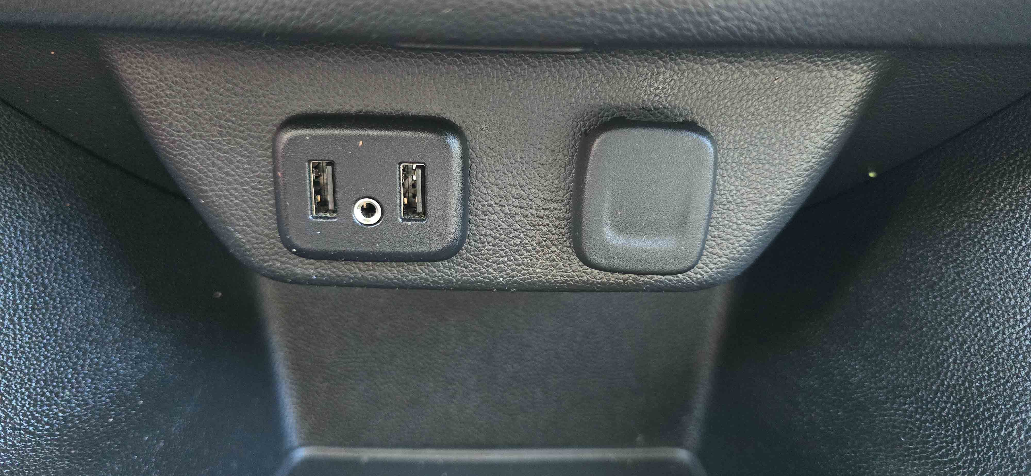 #1104 - 2019 Chevorlet Traverse LT-32