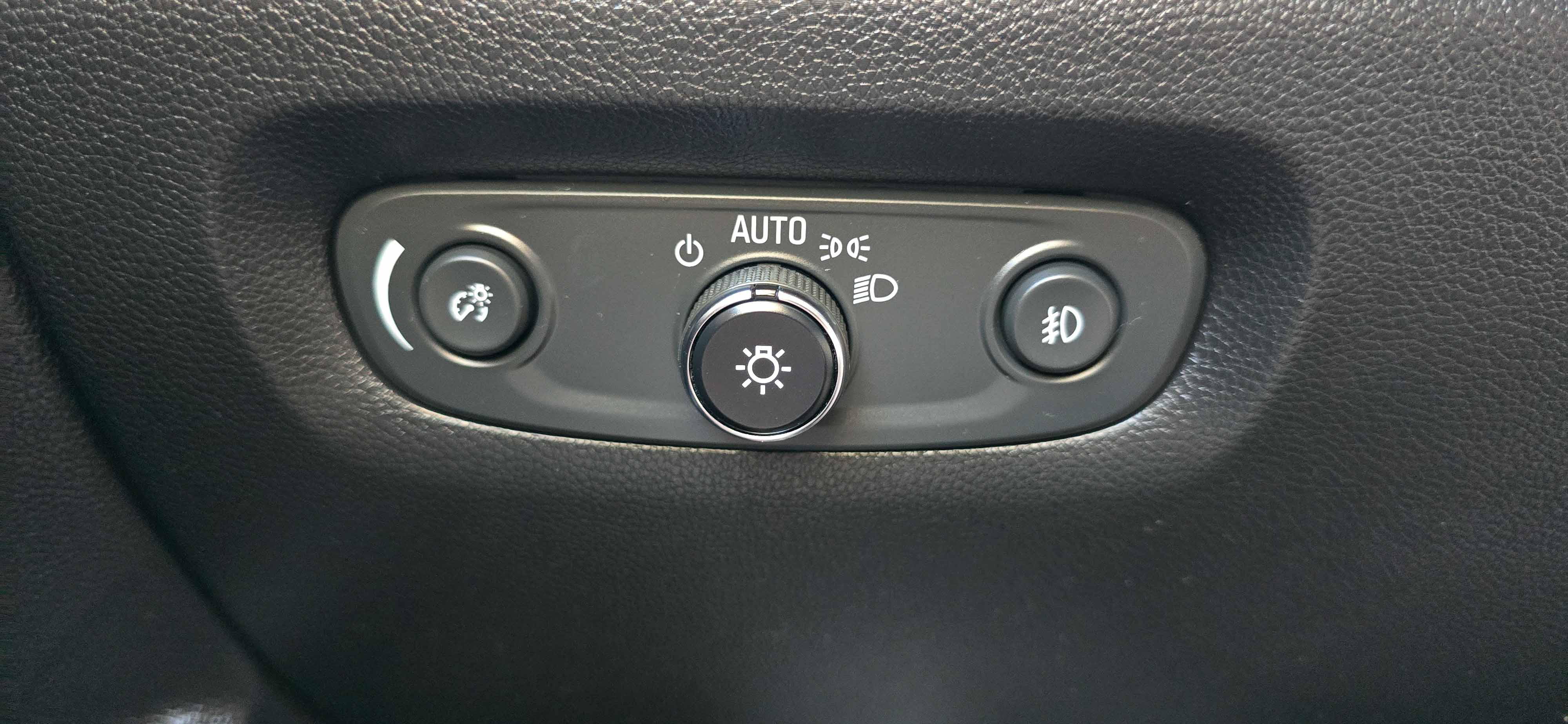 #1104 - 2019 Chevorlet Traverse LT-38