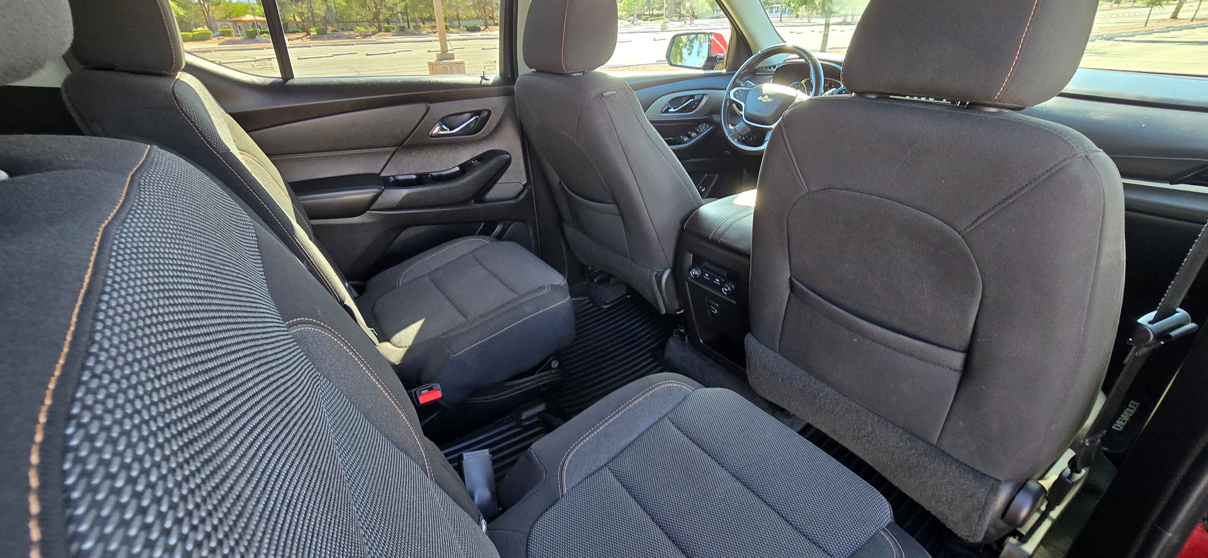 #1104 - 2019 Chevorlet Traverse LT-43