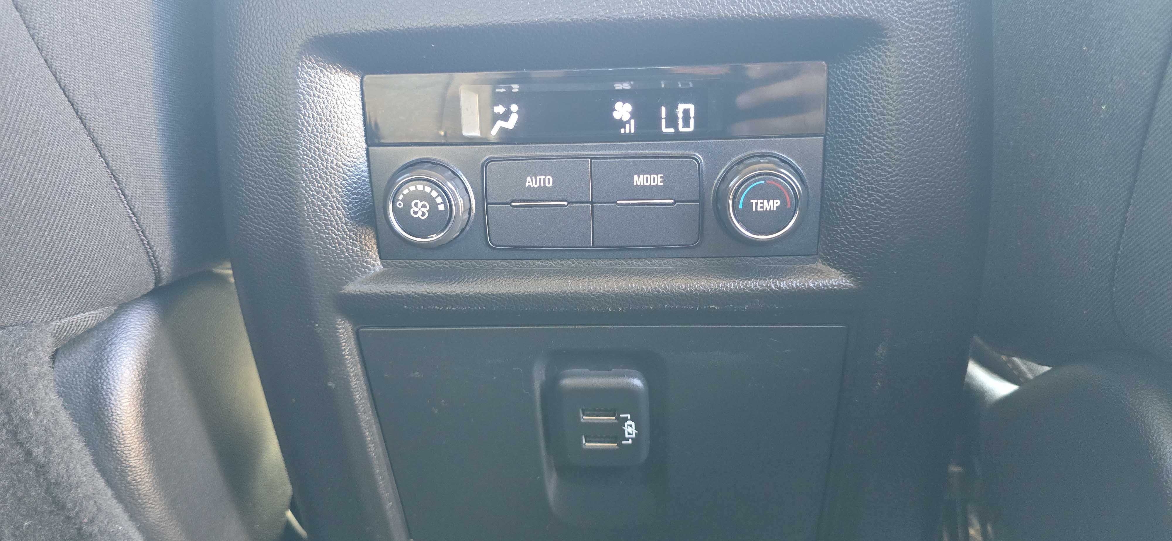 #1104 - 2019 Chevorlet Traverse LT-44