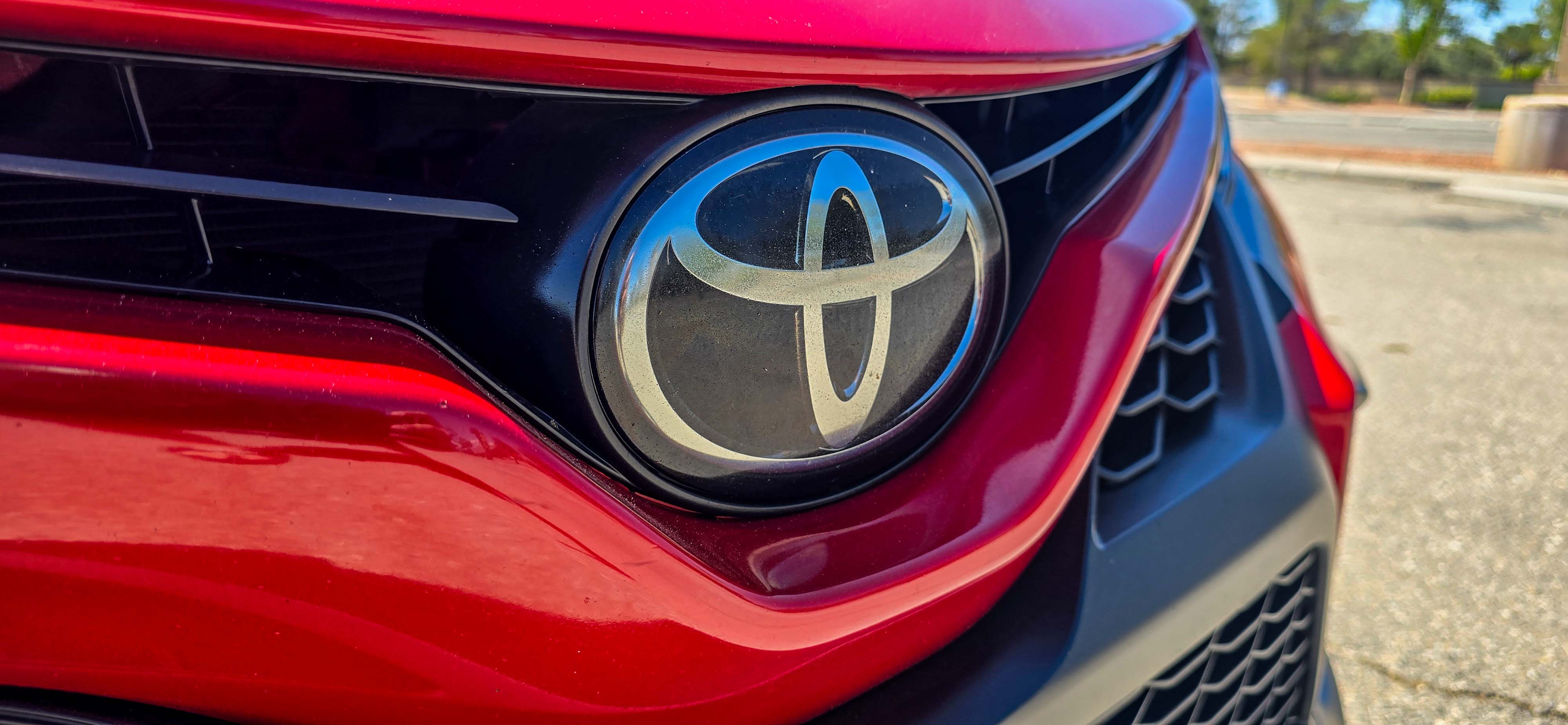 #1106 - 2021 Toyota Camry SE-14