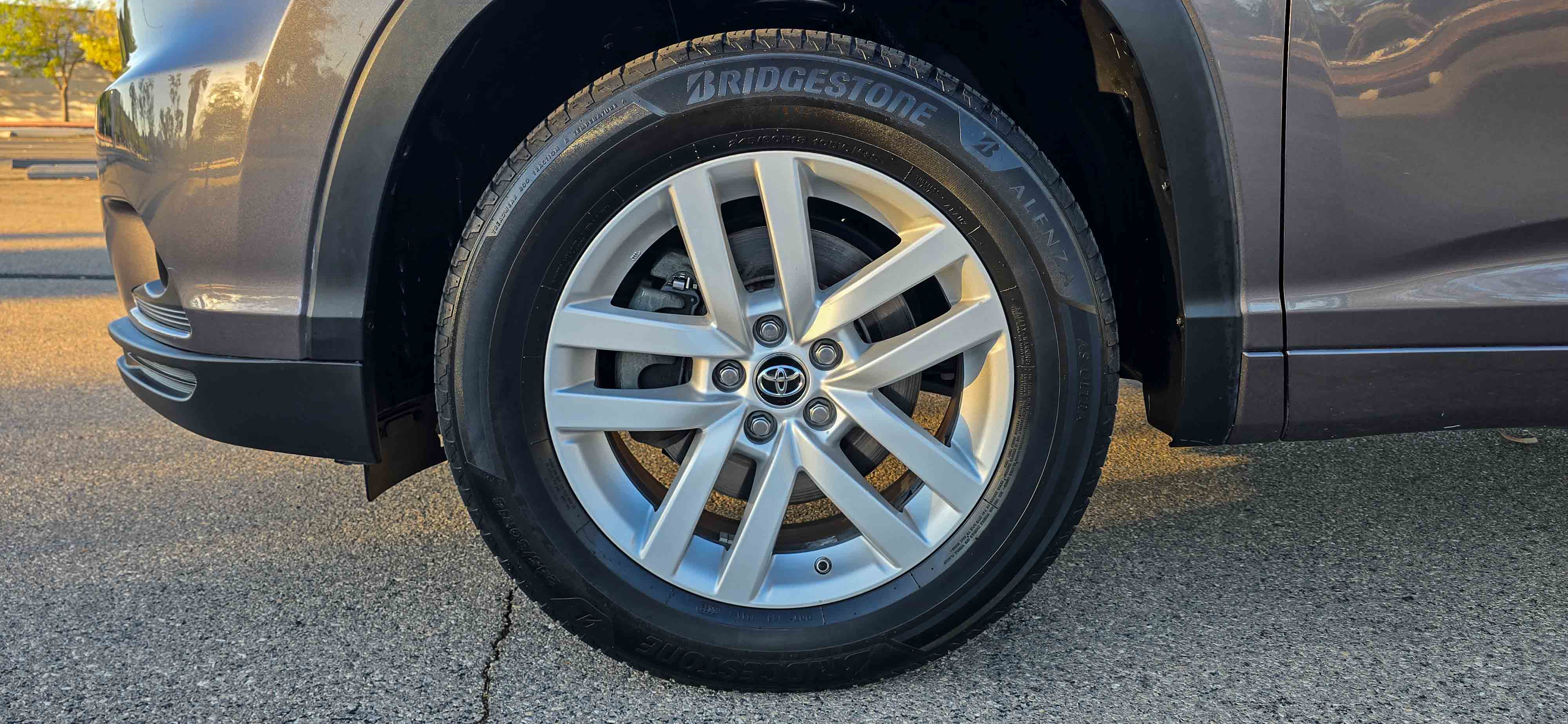 #1107 - 2016 Toyota Highlander-13
