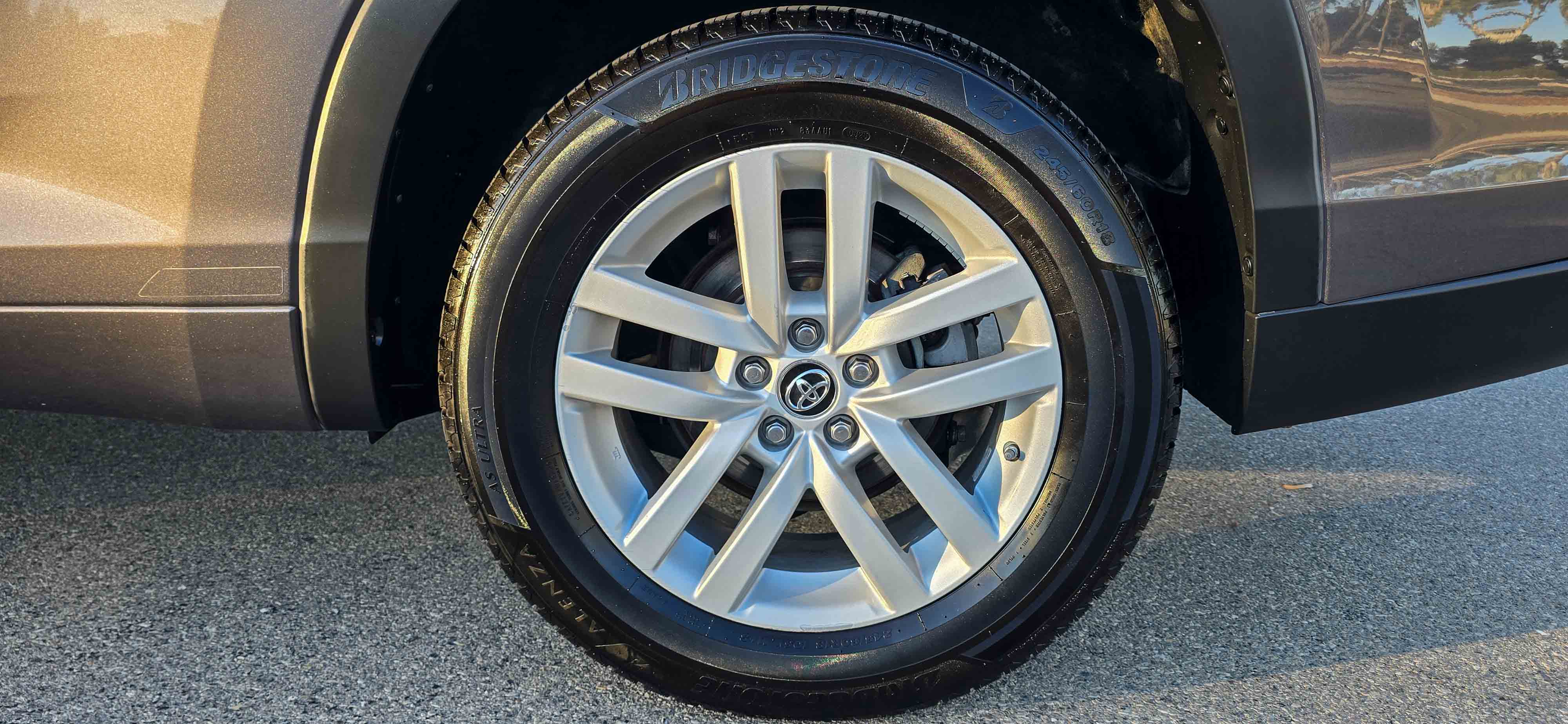 #1107 - 2016 Toyota Highlander-14