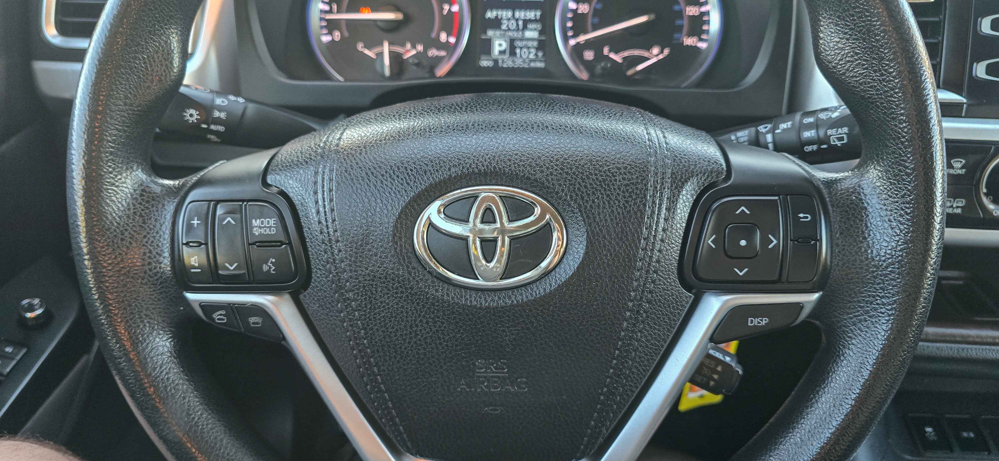 #1107 - 2016 Toyota Highlander-24