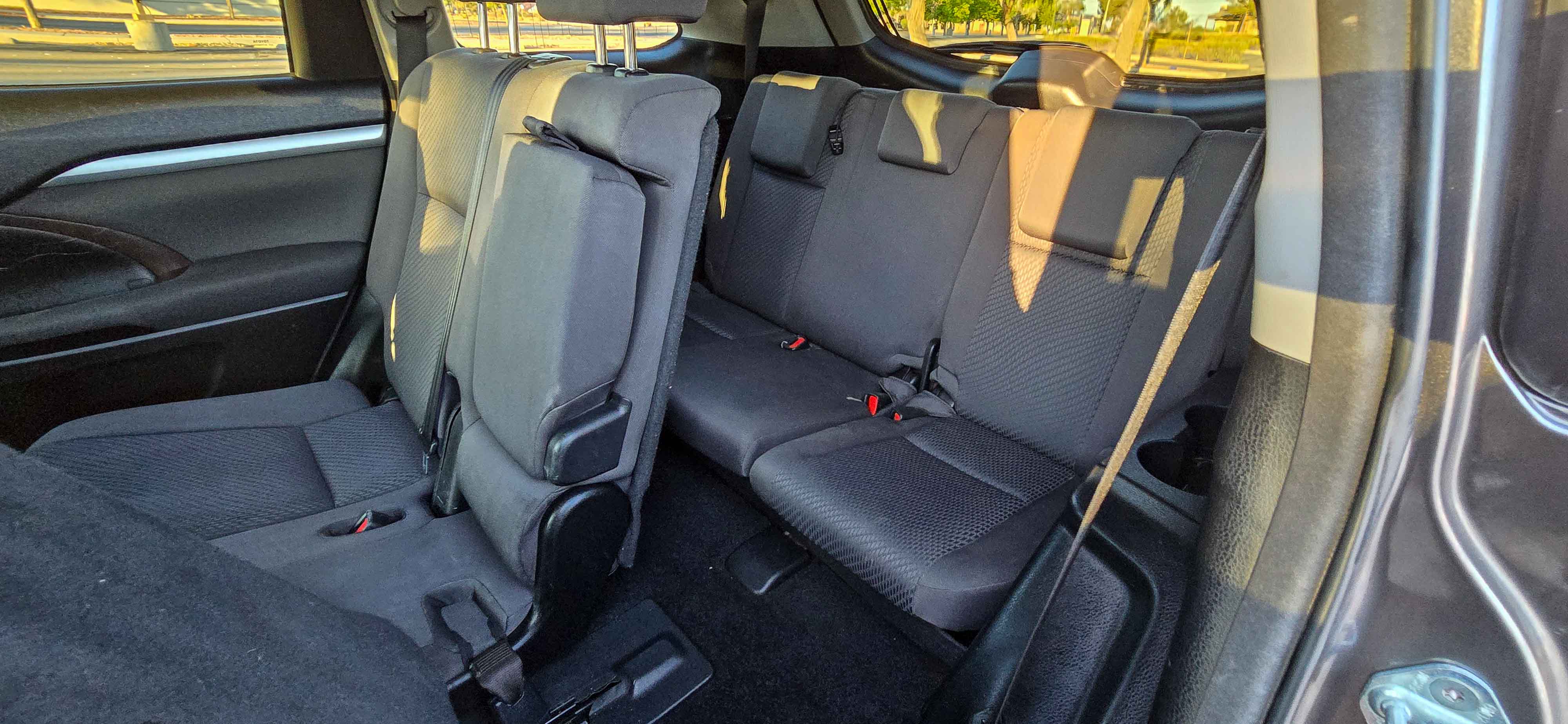 #1107 - 2016 Toyota Highlander-30