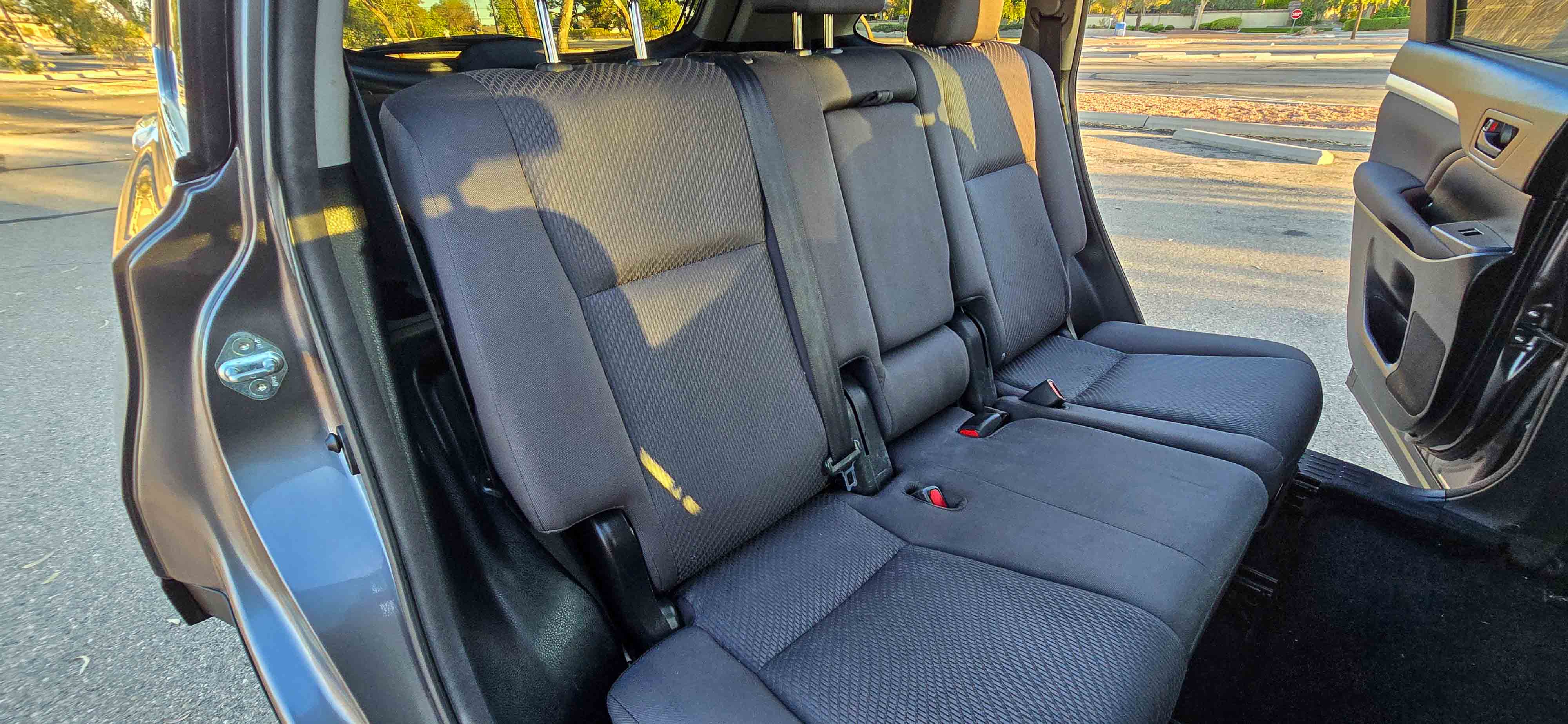 #1107 - 2016 Toyota Highlander-31