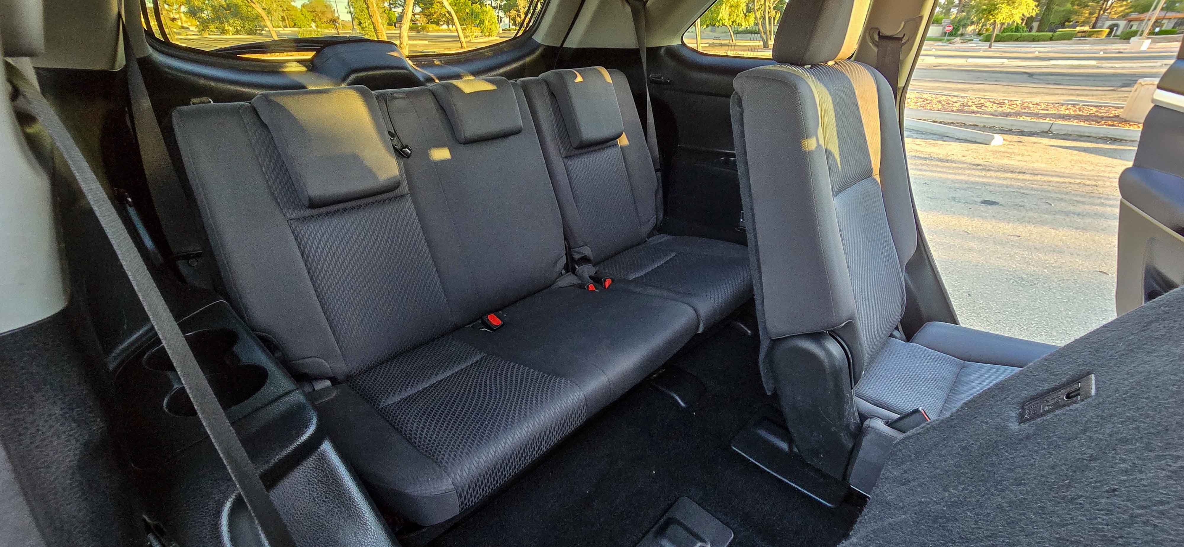 #1107 - 2016 Toyota Highlander-32