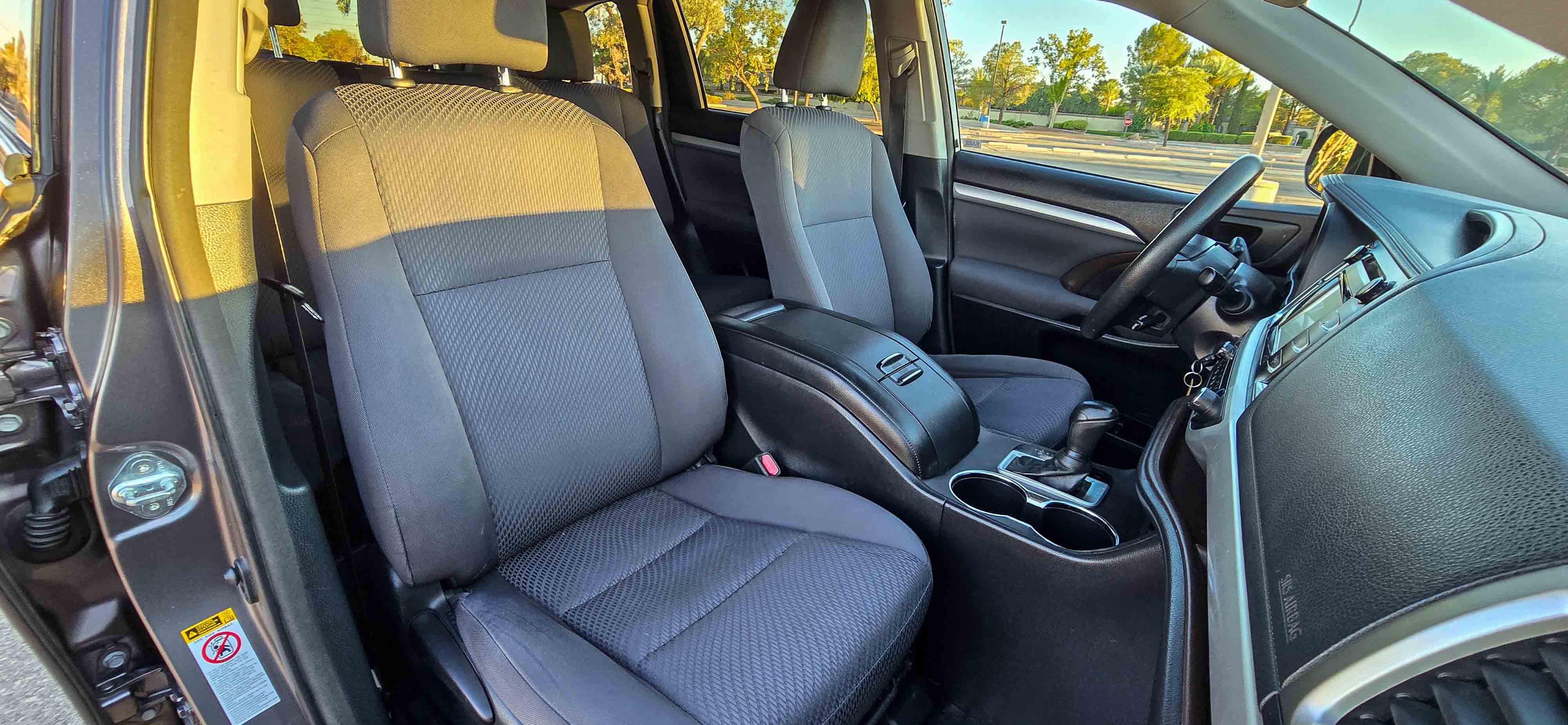 #1107 - 2016 Toyota Highlander-35