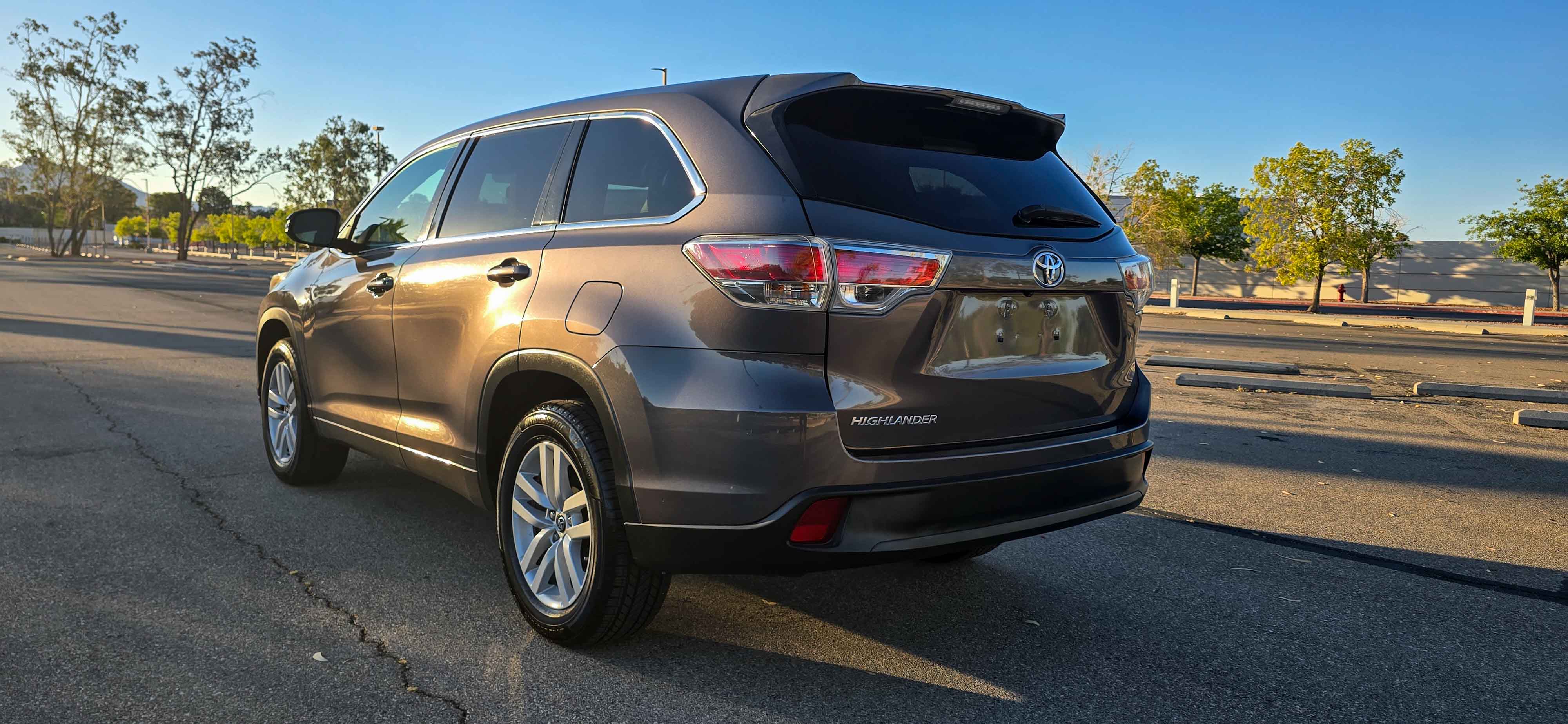 #1107 - 2016 Toyota Highlander-4