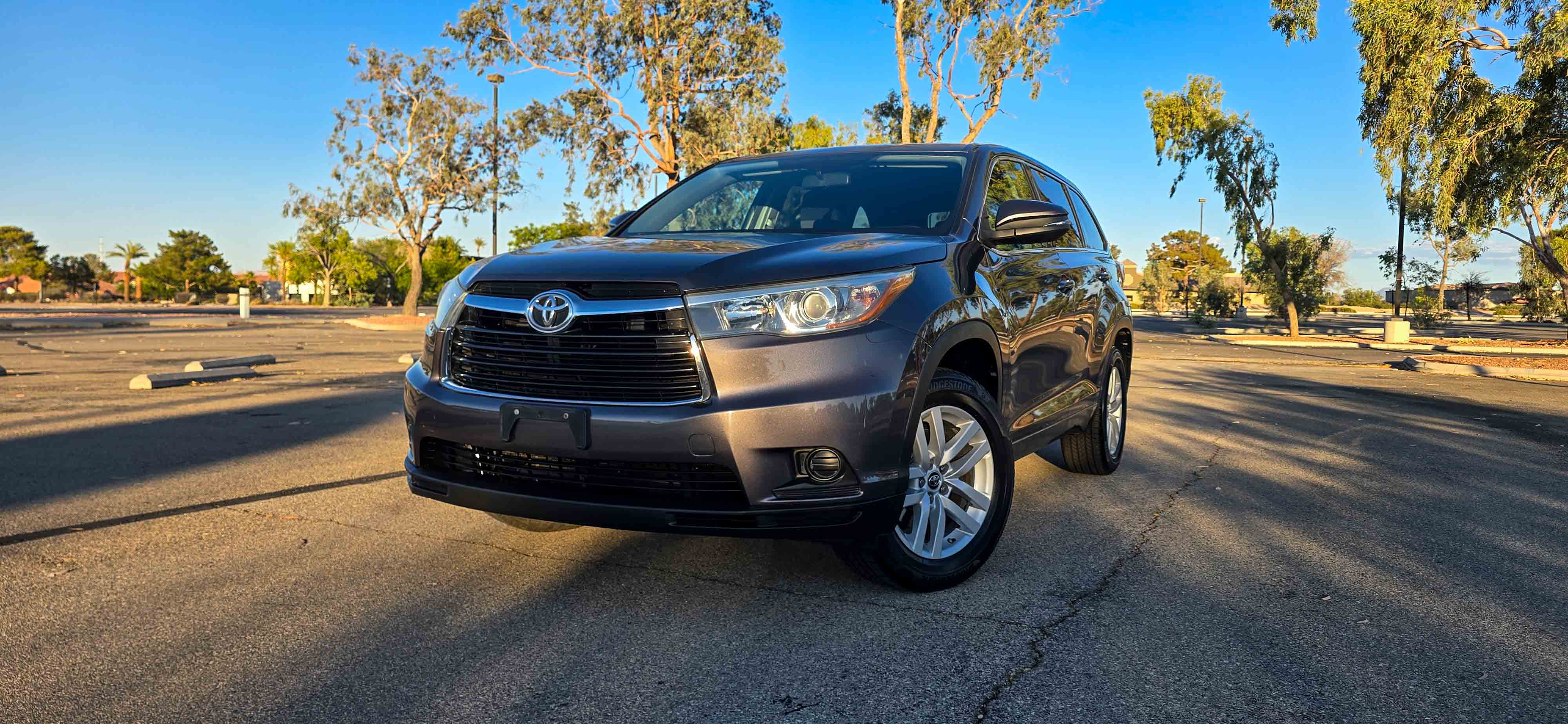 2016 Toyota Highlander LE's photo