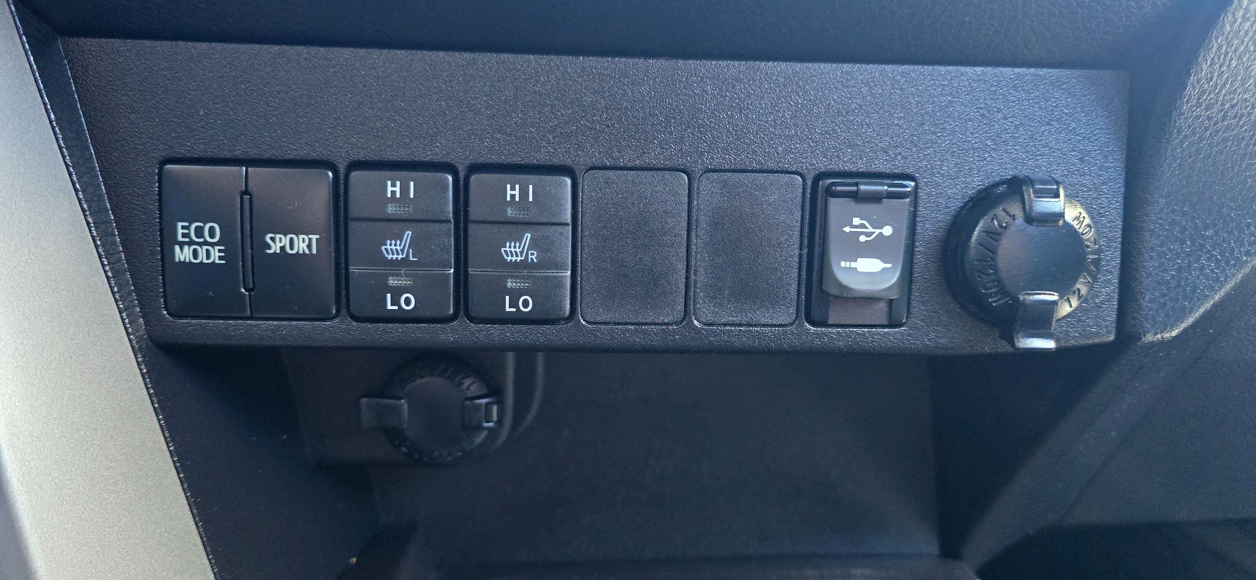 #1113 - 2016 Toyota RAV4 Limited-36