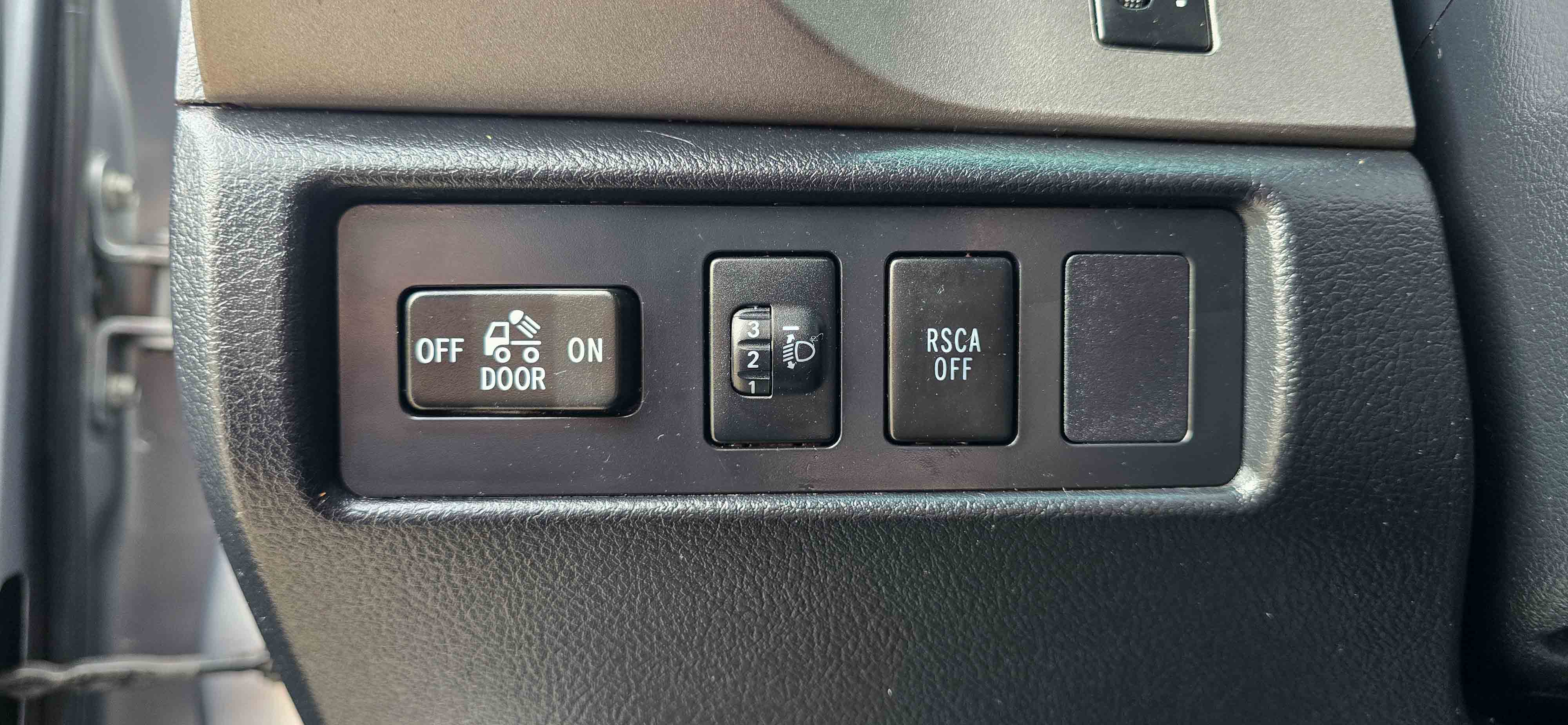 #1118 - 2011 Toyota Tundra-23