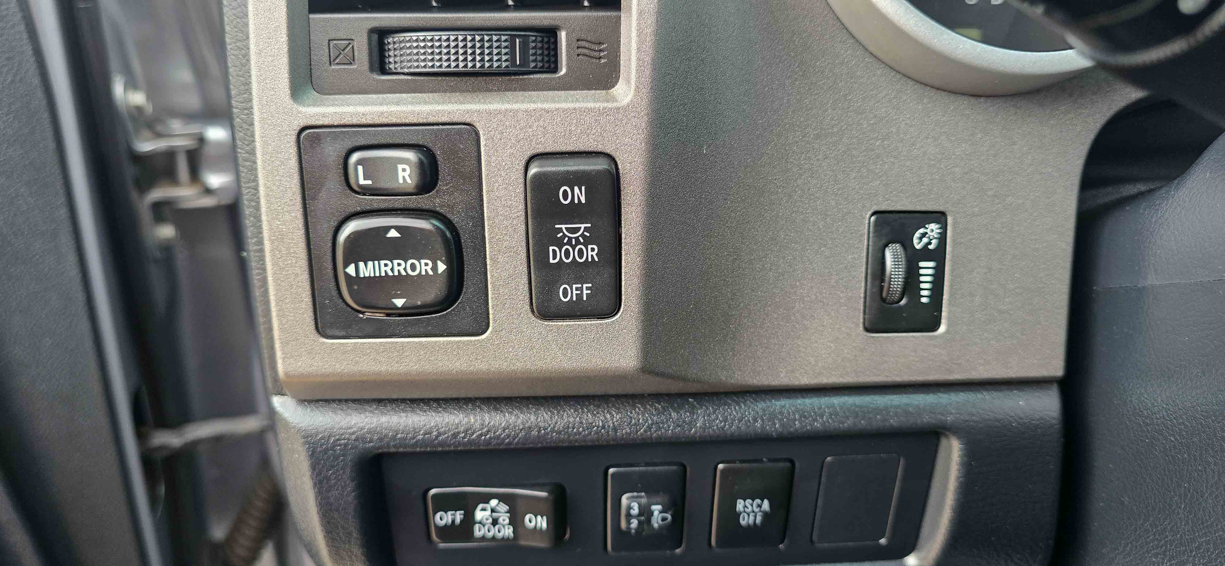 #1118 - 2011 Toyota Tundra-24