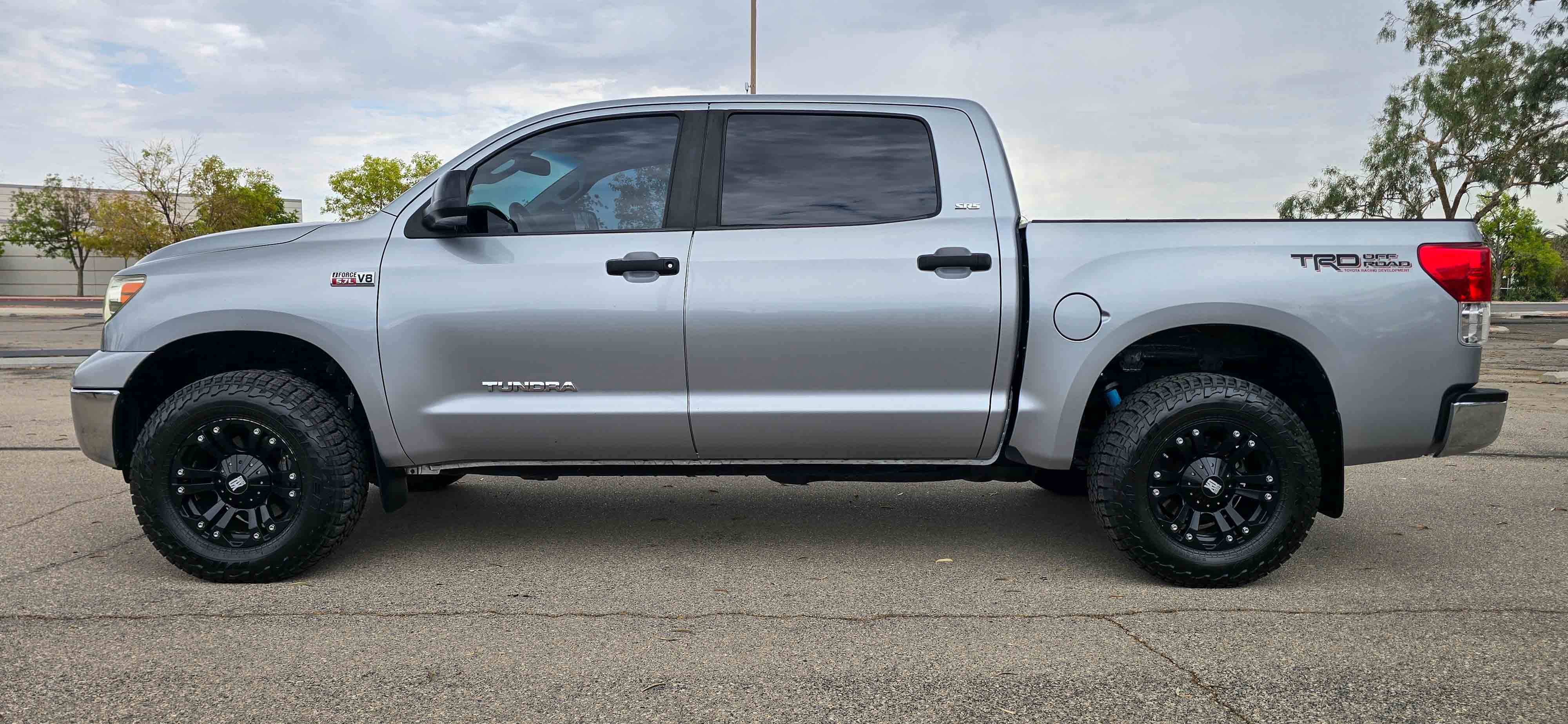 #1118 - 2011 Toyota Tundra-3