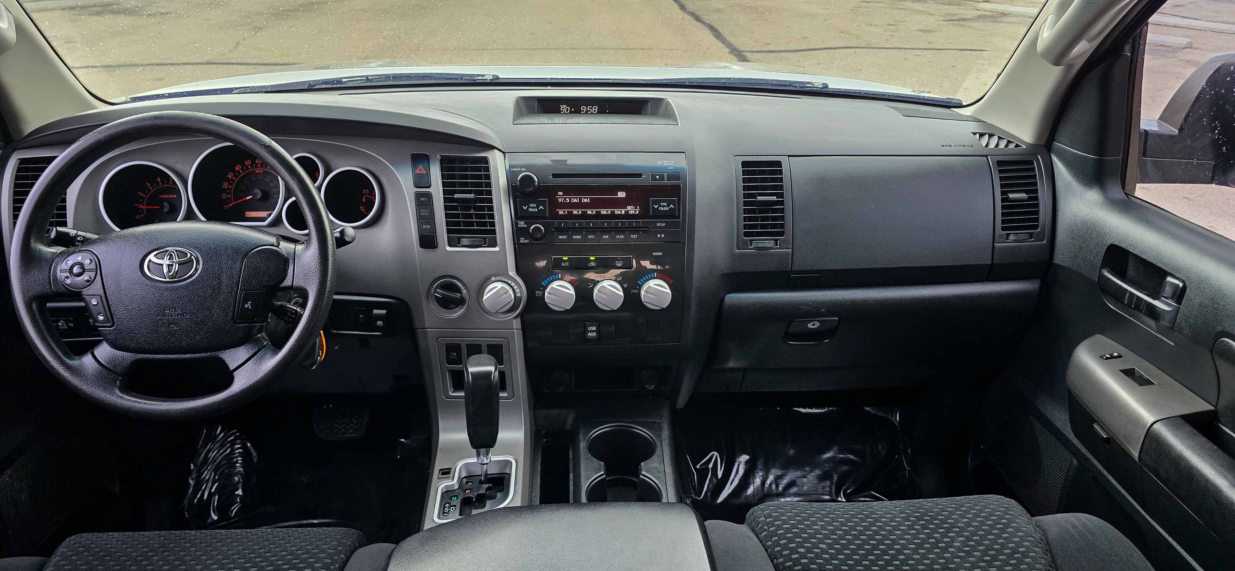 #1118 - 2011 Toyota Tundra-36