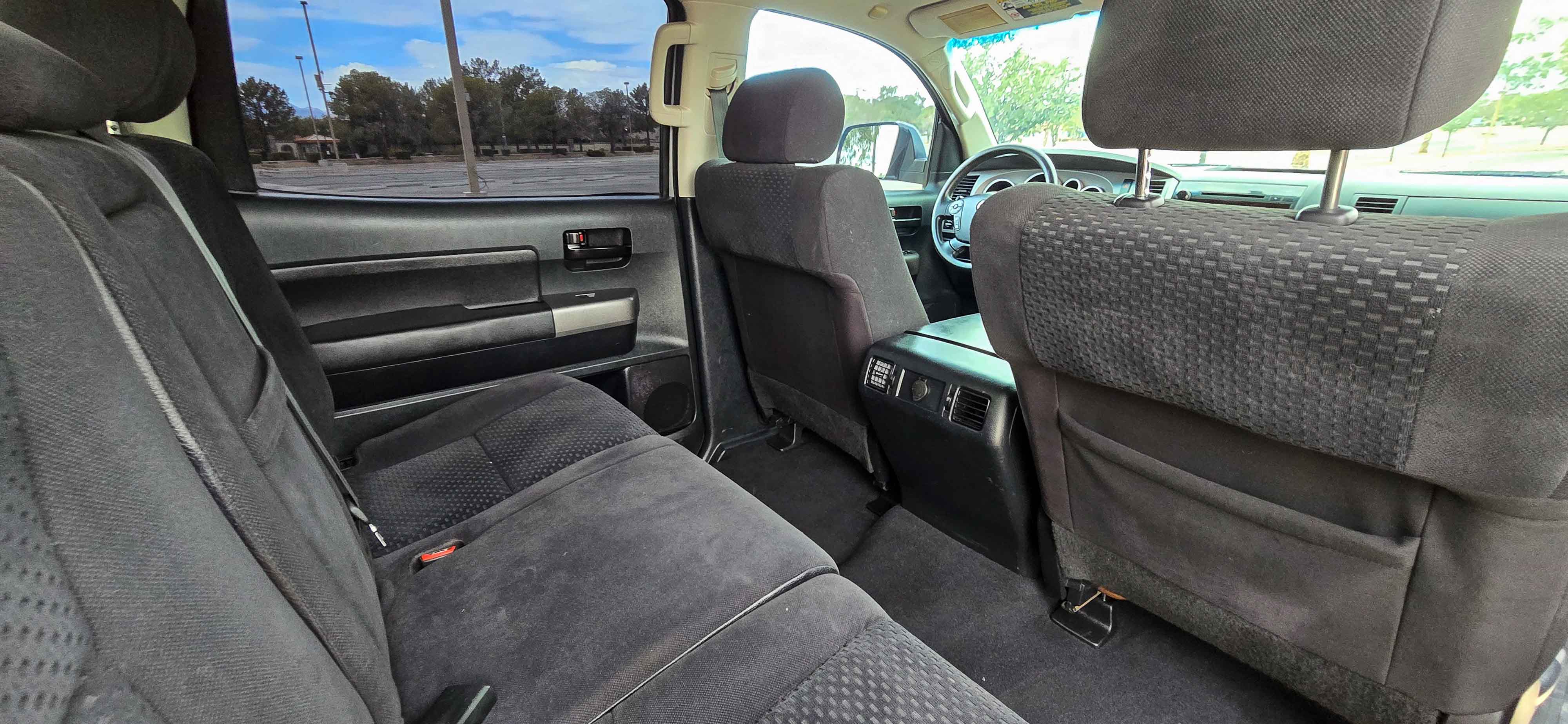 #1118 - 2011 Toyota Tundra-37