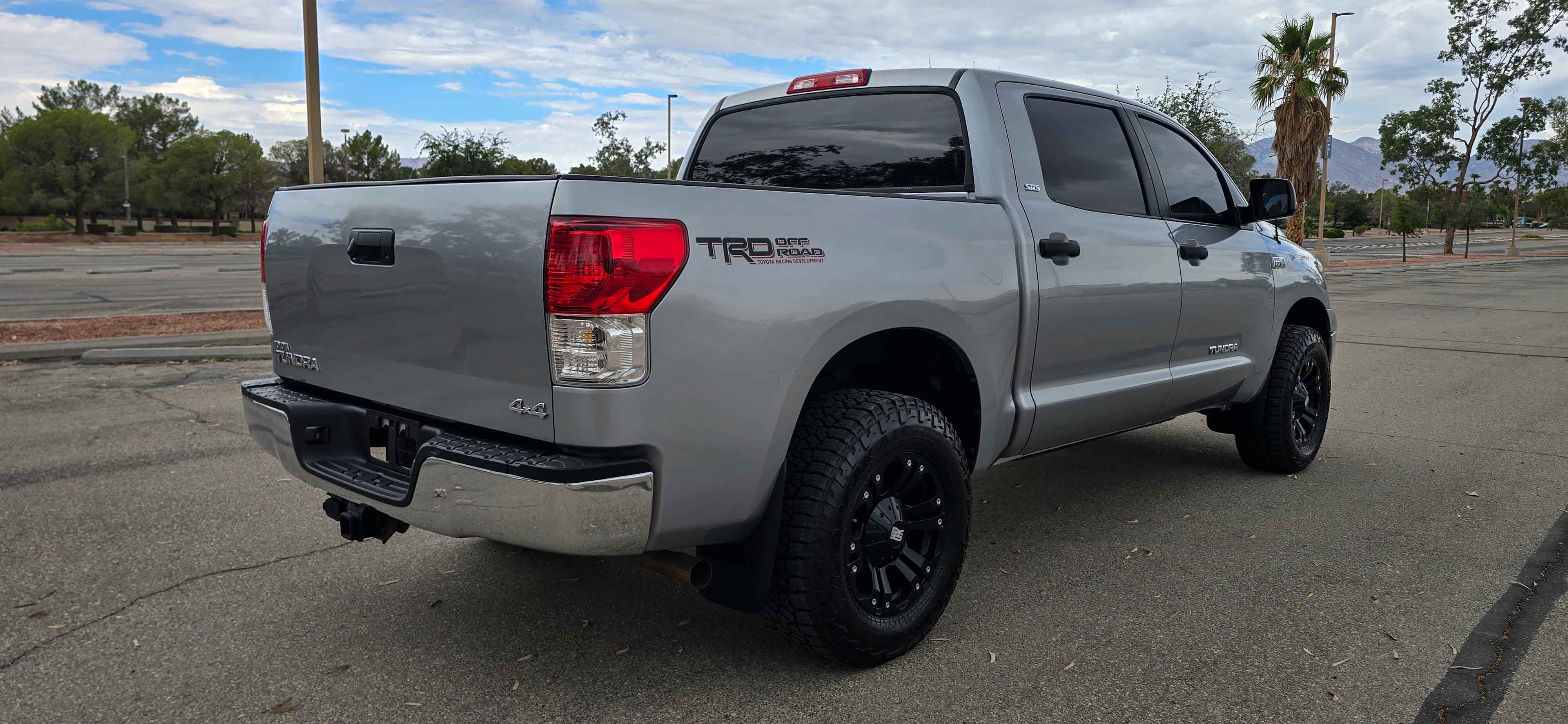 #1118 - 2011 Toyota Tundra-6